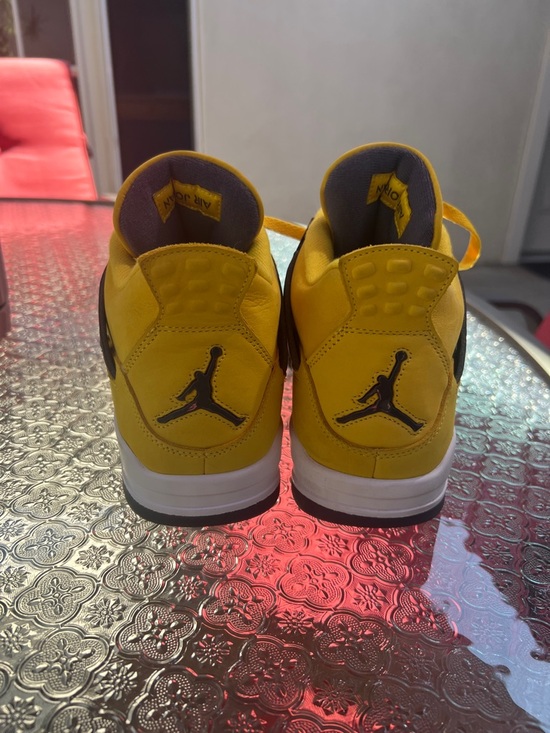 Air Jordan 4 Retro Lightening (2021) - Picture 6 of 10